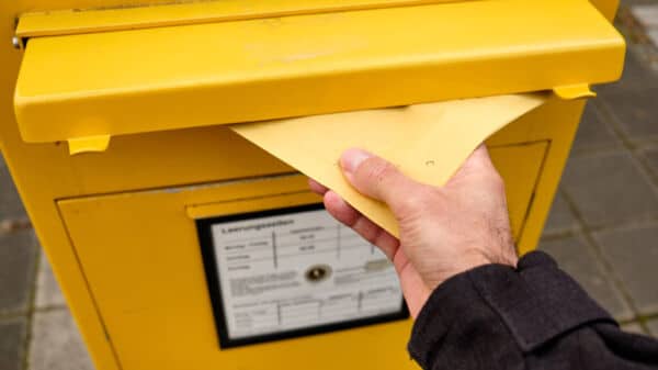 Deutsche Post Erhöht Briefporto Ab 2022 | 95.5 Charivari