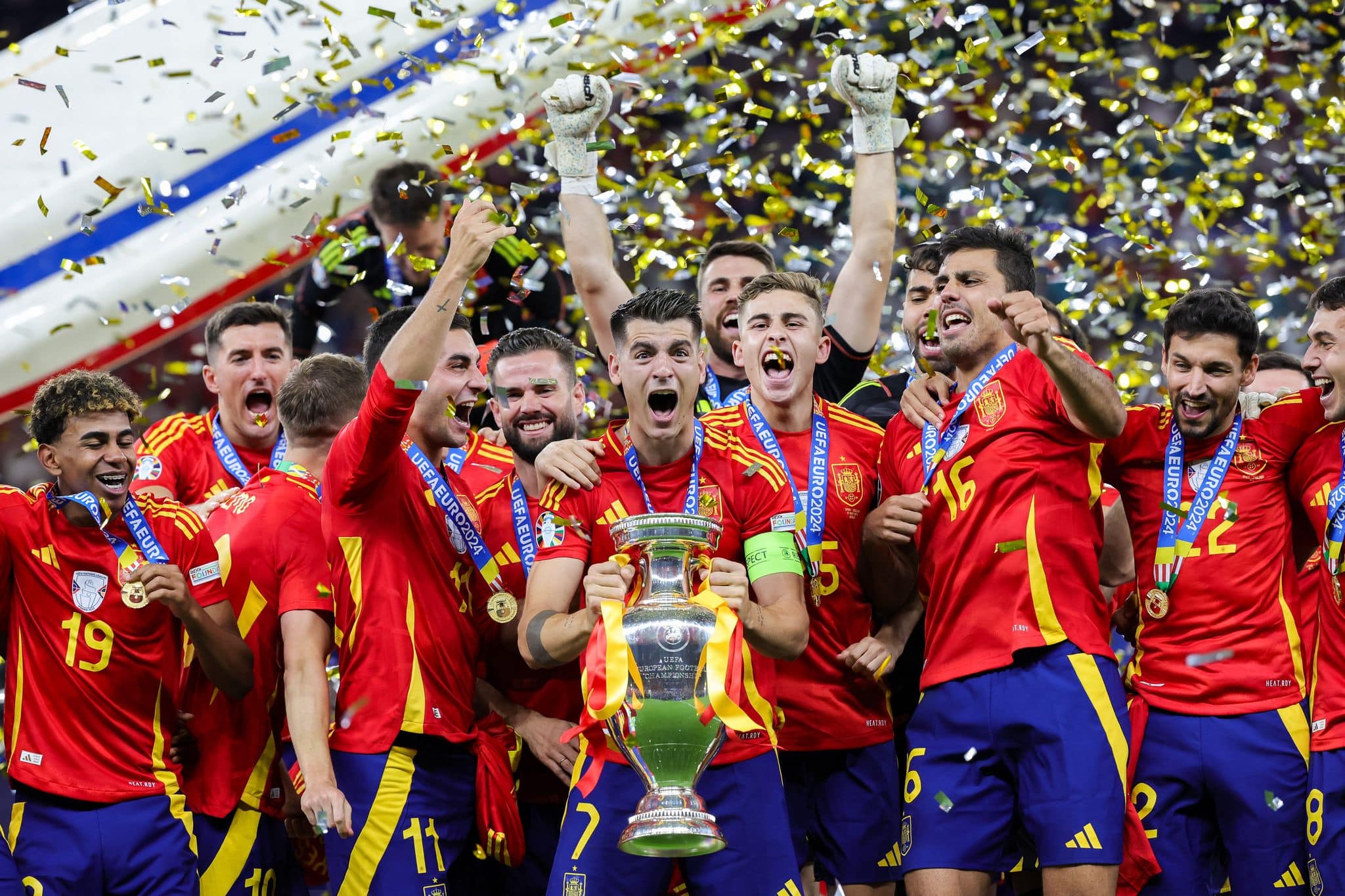 Jungstars führen Spanien zum Rekord-Titel – England trauert