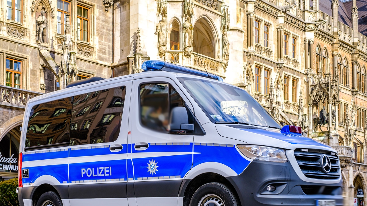 IAA-Gegner stürmen am Abend Münchner Rathaus